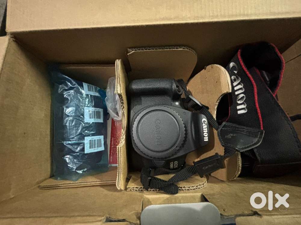 Canon 1200D with two lense