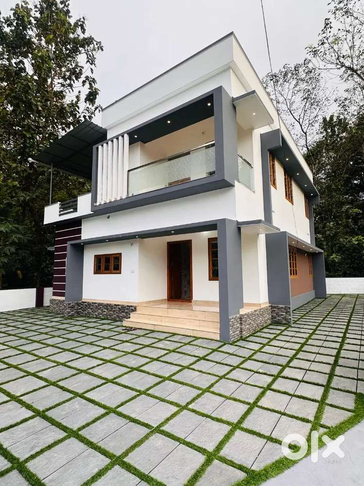4 BHK 2000 Sqft House for Sale in Vengola- 6.3 Cent Plot ₹63 Lakh