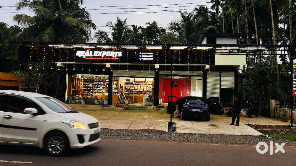 Car accessories technician