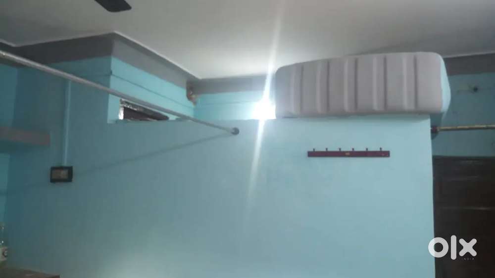 New market ke pass Housing board ka 1 bhk 400 sqfeet sell ka arna h