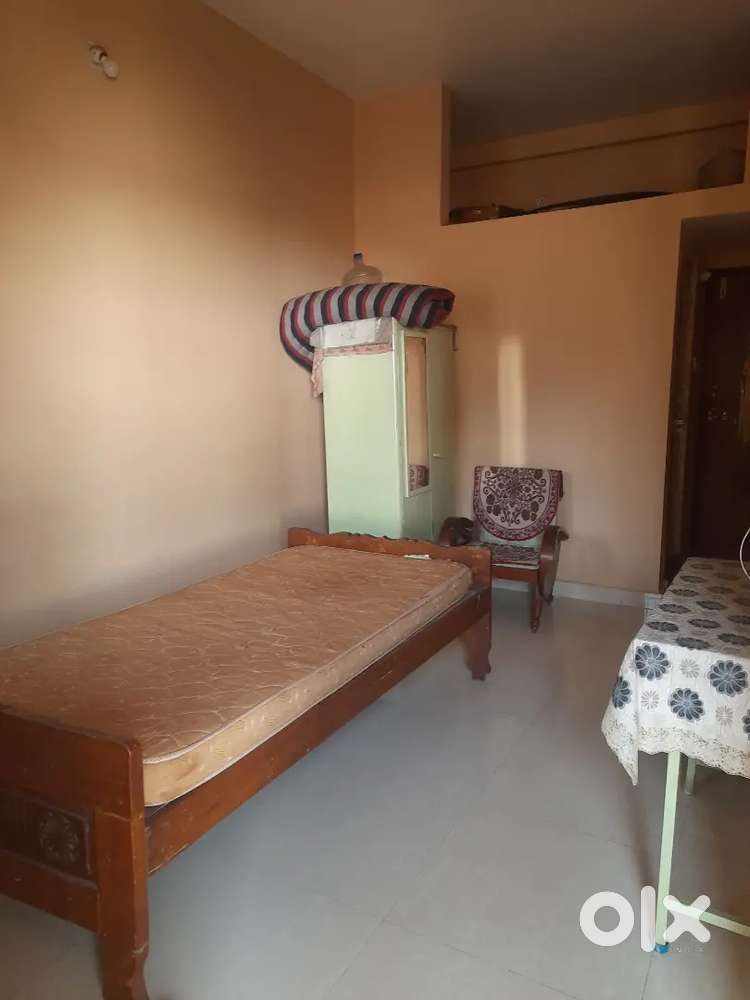 Single Bachelor /Job Person ke liye 2 single Room Available