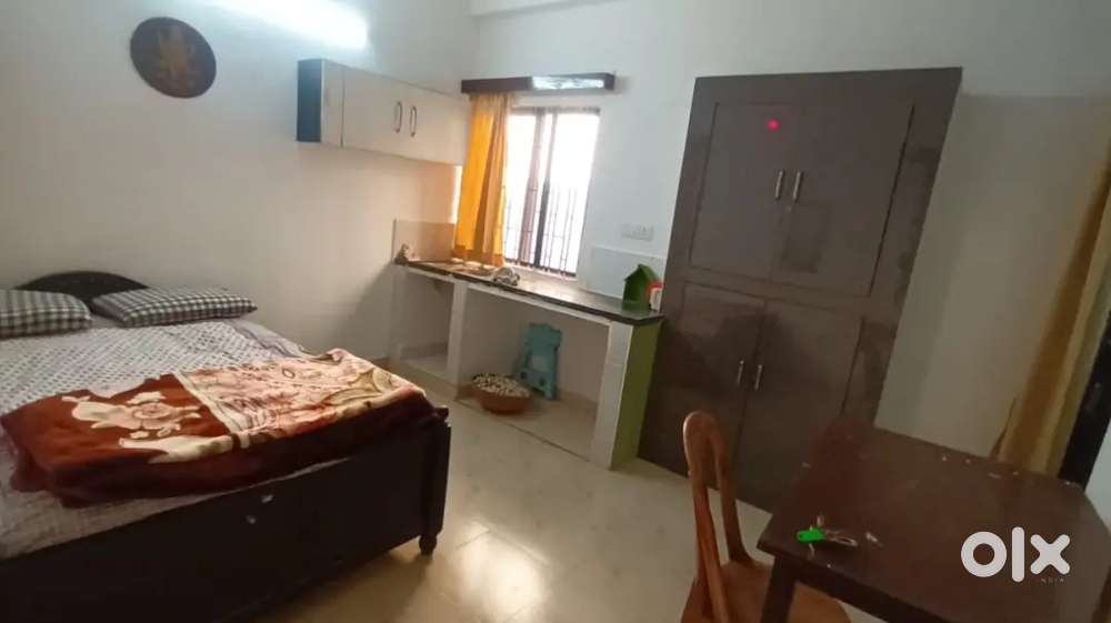 1 rk semi furnished in e-7