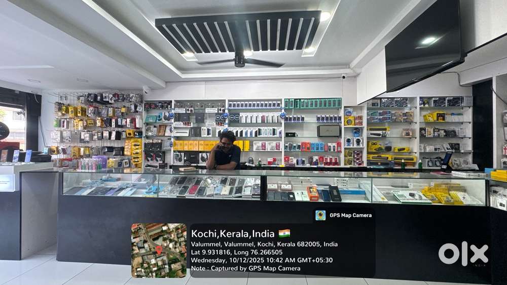 Tele Calling making /recieving calls to connect with customers.