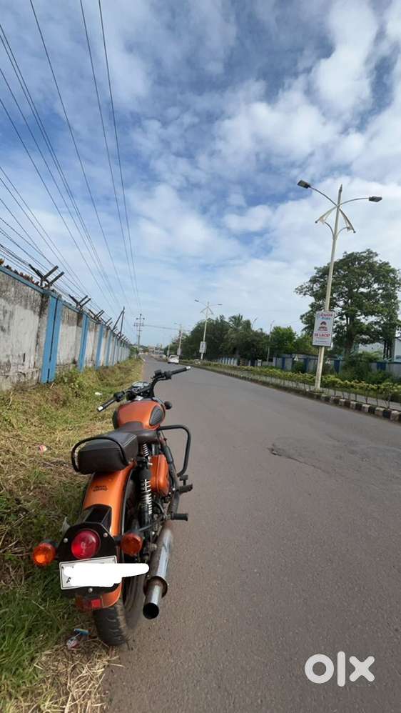 Royal Enfield Classic 350 – Single Owner, Smooth Ride