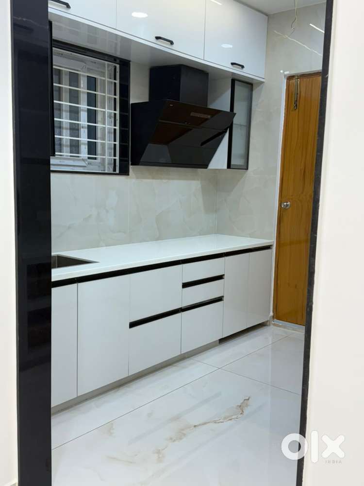 5 FLOORS 5 FLATS  GROUP HOUSES  NO GST