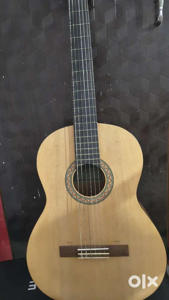 Yamaha guitar