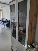 4 months old crockery unit