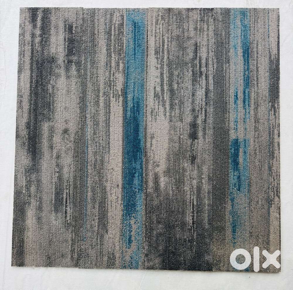 Used floor mat available in very good condition at low price