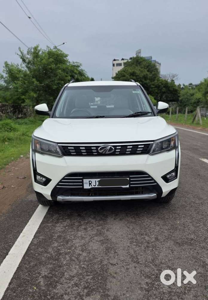 Mahindra XUV300 W8 1.5 Diesel Dual Tone, 2021, Diesel