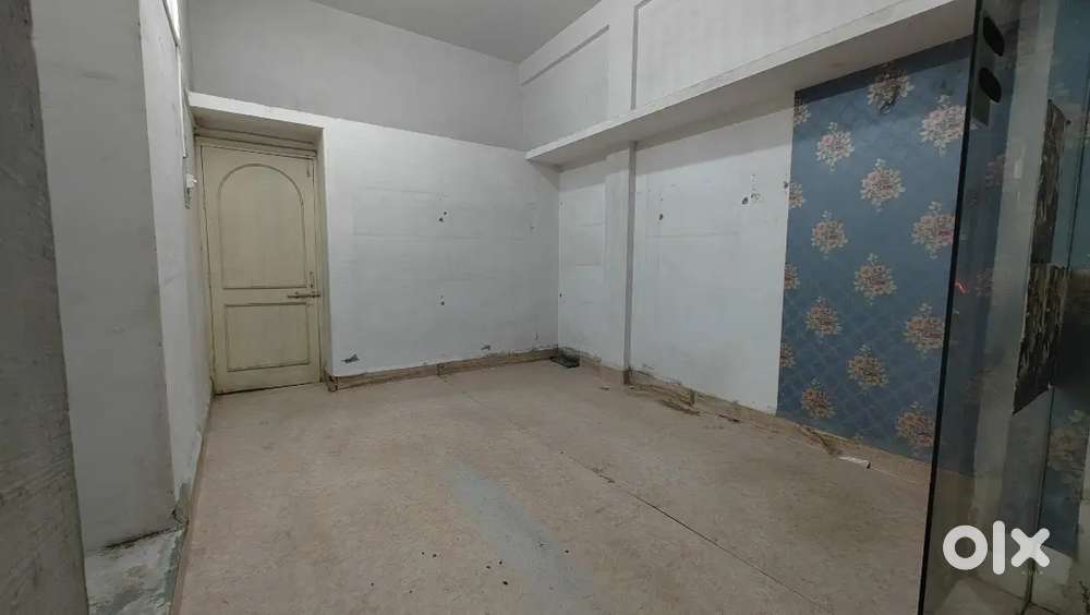 Grow ur Business in Gandhibagh Market @ our 200 sqft Ground floor Shop