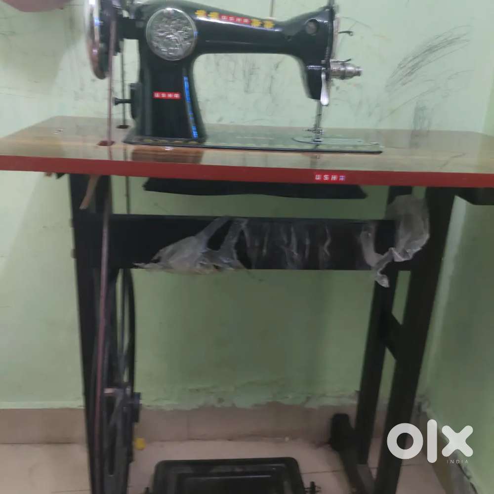 Usha Tailor machine