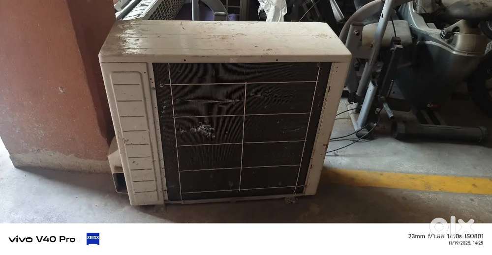 Daikin AC 2 Ton