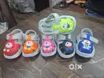 Kids sandel minimum rate