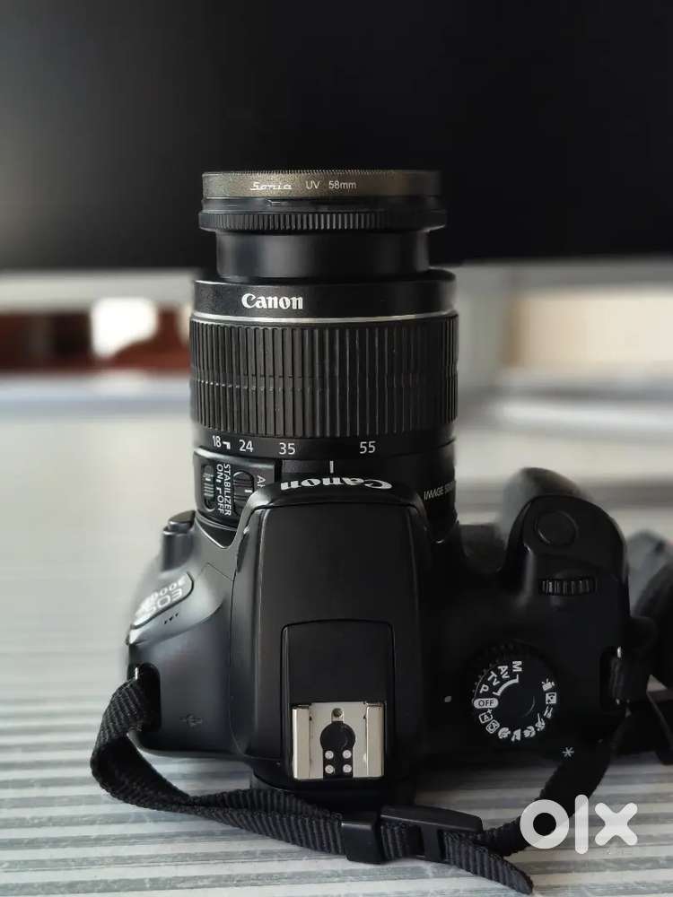 Canon camera D3000