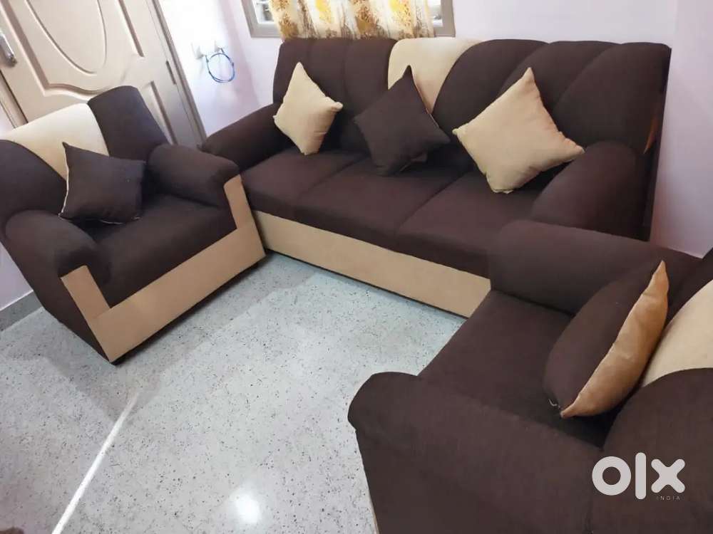 Standard brand new collection. Five seater