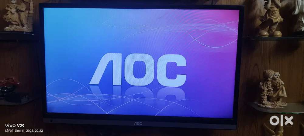 Selling 32 inc AOC TV