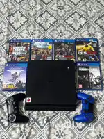 Ps4 500 gb slim with 2 controller