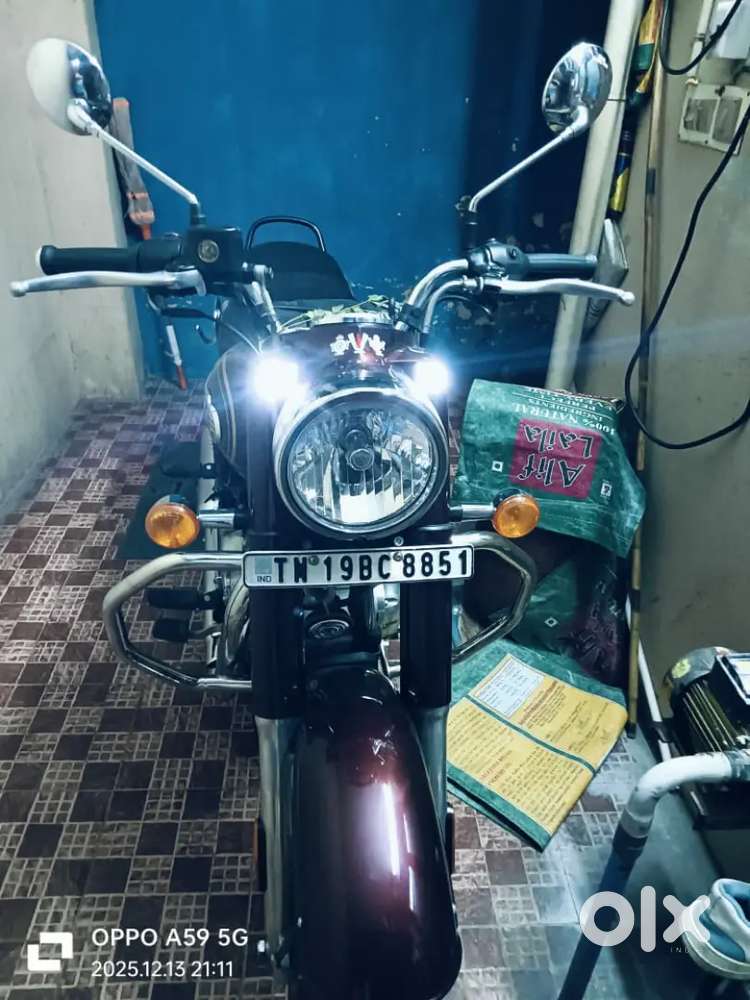 Royal enfield 350 standard maroon