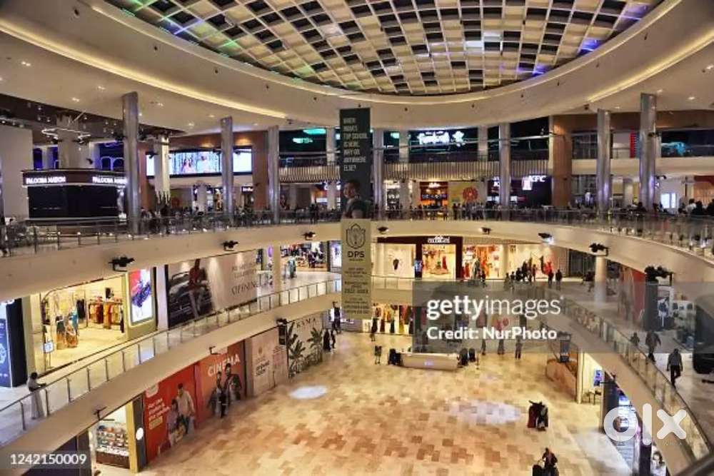 लड़कियां और लड़कियां चाहिए शॉपिंग मॉल में काम करने के लिए