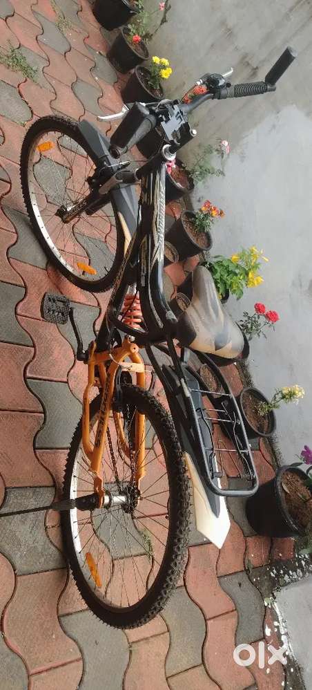 Hercules cycle, Two new tyres, centre shockobser, no complaints