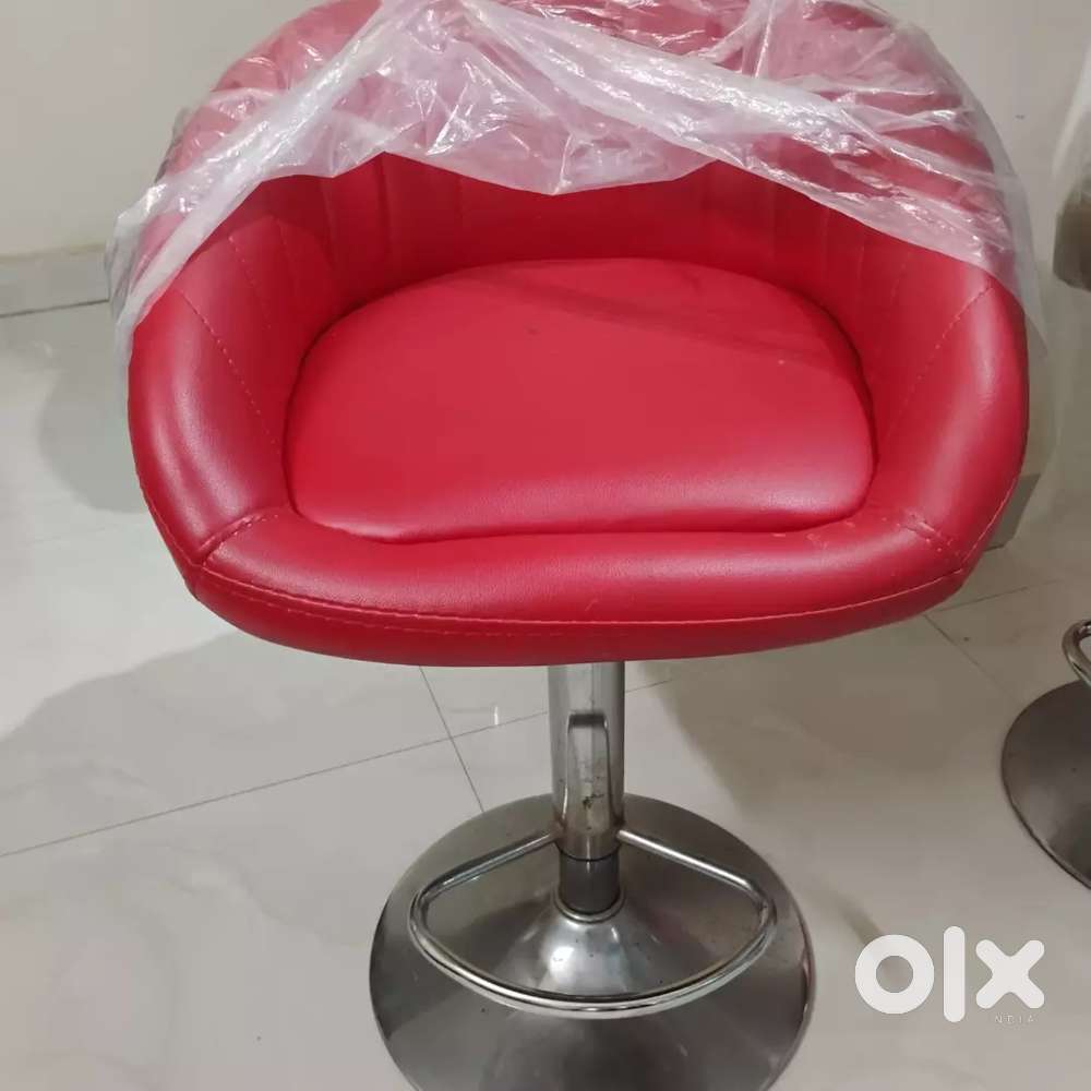 Please message for actual selling price. High chairs.