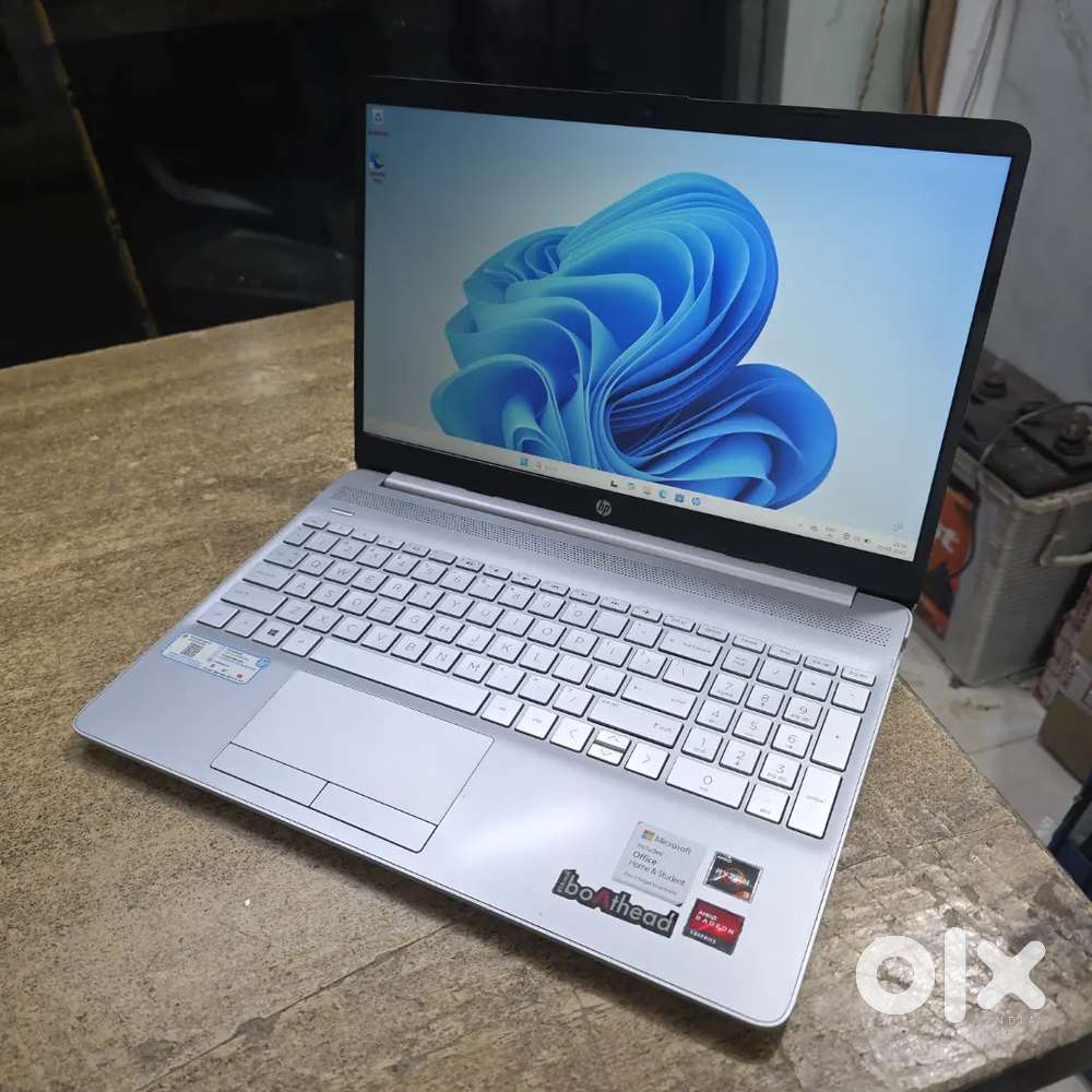 Hp ryzen 3 / 8 / 256 / silver