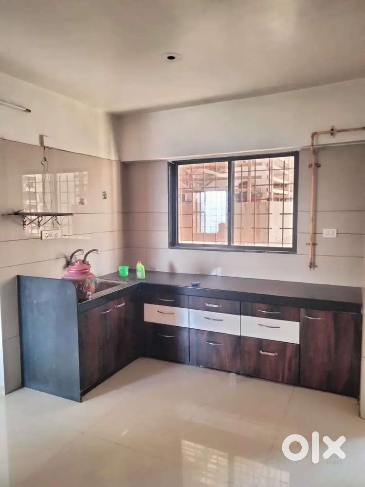 NICE LOCATION FURNISHED FLAT