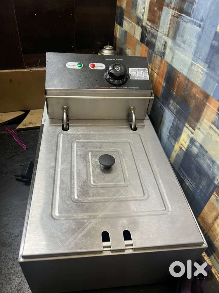 Deep fryer new one only 1 month used