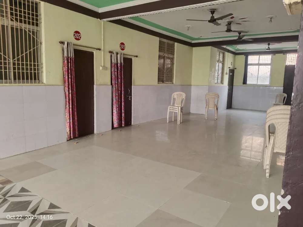 Lena ho to message karen