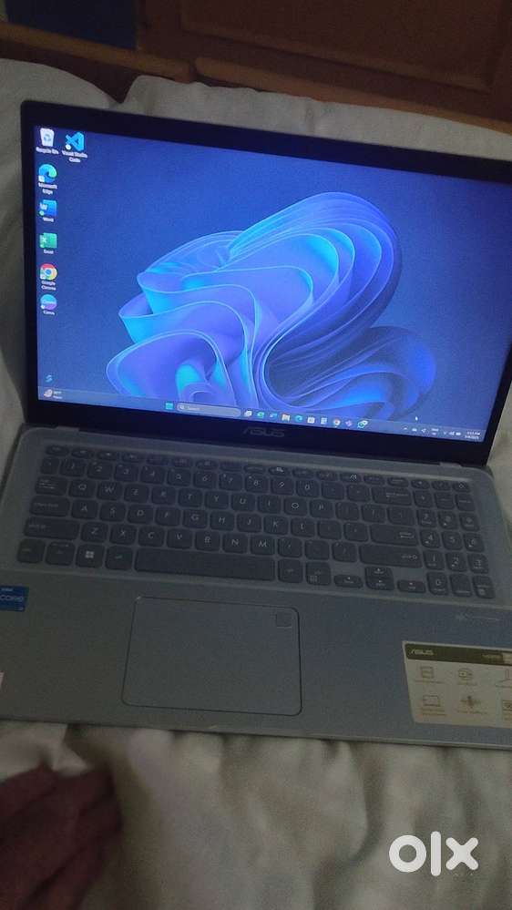 Asus Laptop X1500ea-  8gb.512gb)