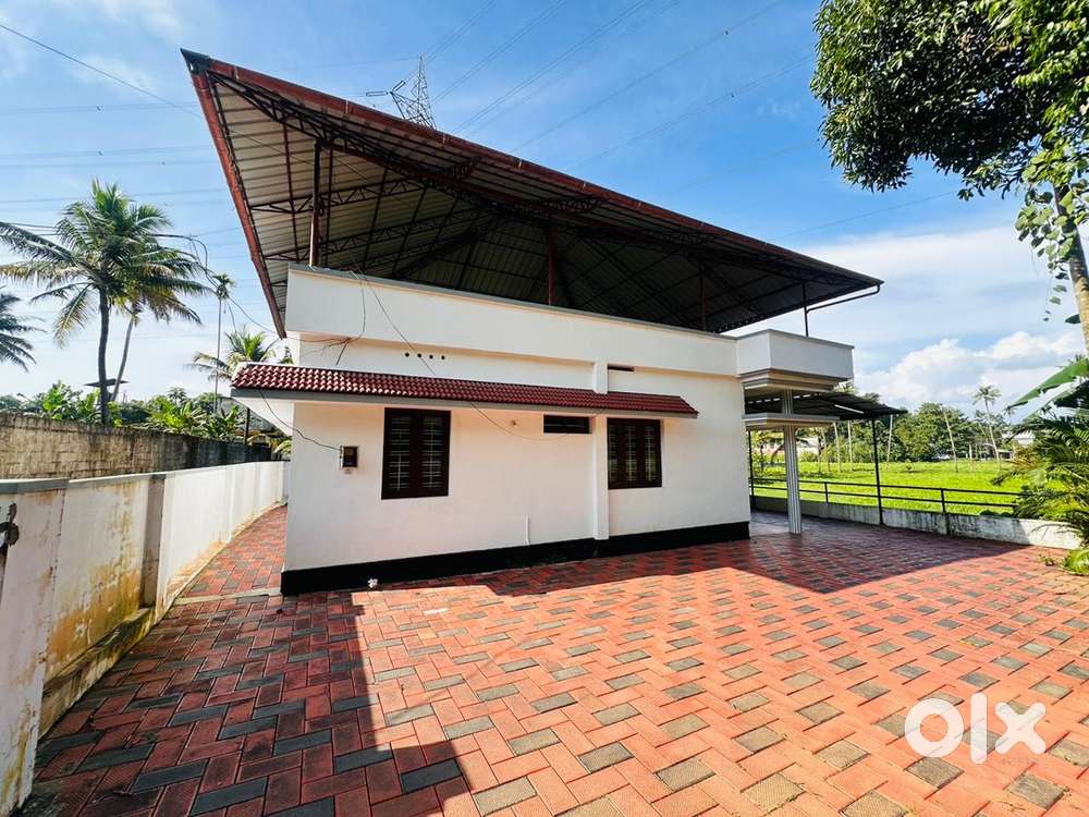 7 cent 1350 sqft 4 bhk Aluva Pukkattupady road Edathala bus stop 300mt