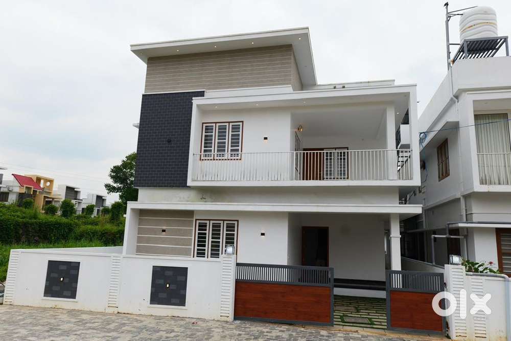 Kakkanad - 4 bhk 2000 sqft Villa for sale
