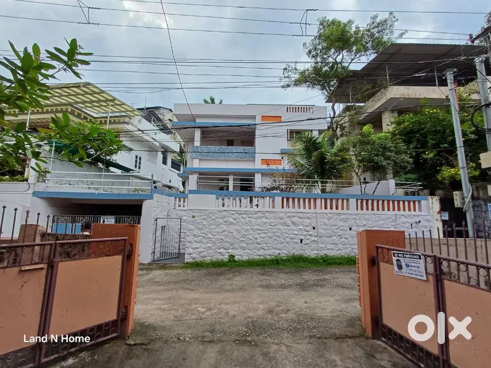TVM Kesavadasapuram 9.25 Cent Land & Old House..Per Cent ₹ 25 Lakh..