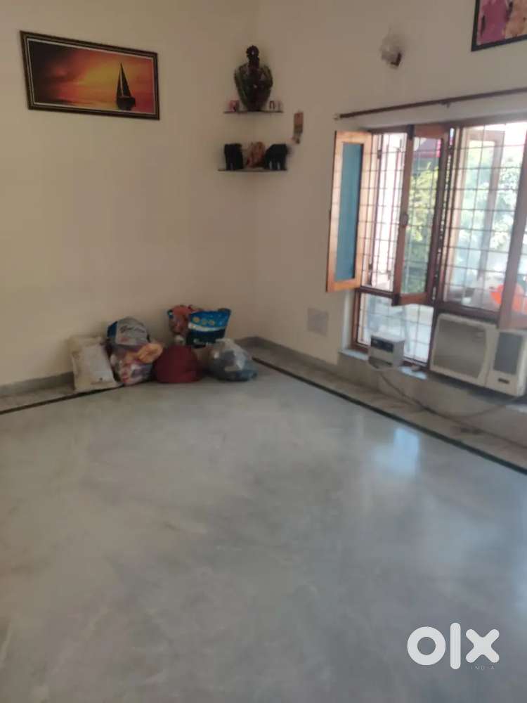 First floor 2 BHK Floor at Race course road Dehradun