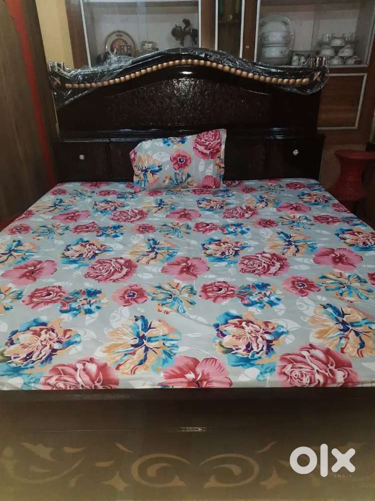 6 months old bed in brown rush colour