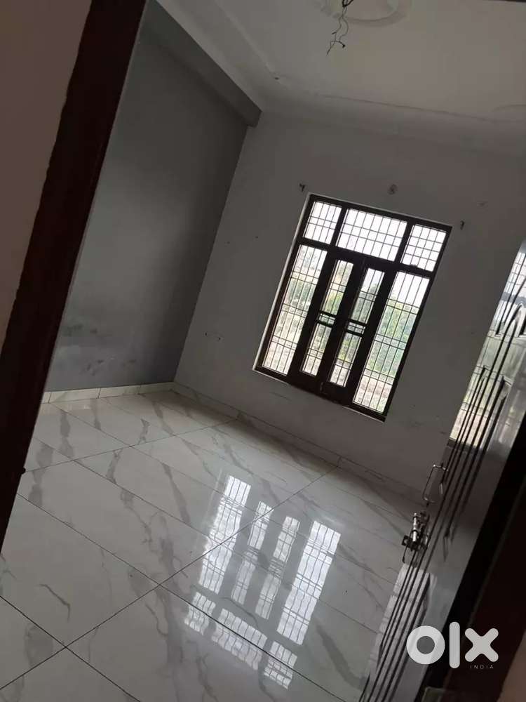 For rent 8000. Near khorabar