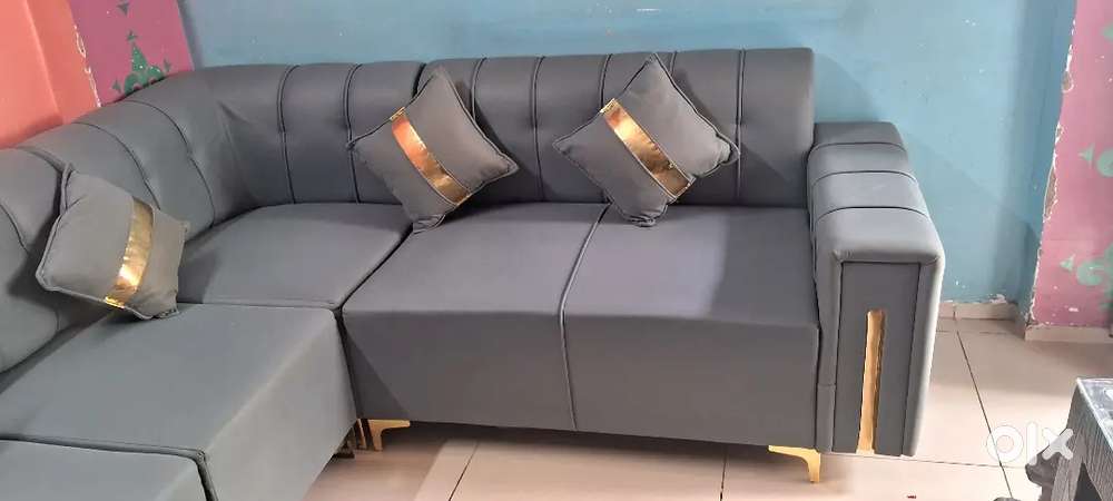 Prenium sofa 6 seater only 3 months used