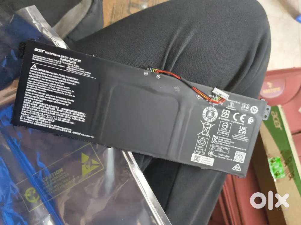 Acer aspire 7 battery(half working condition)