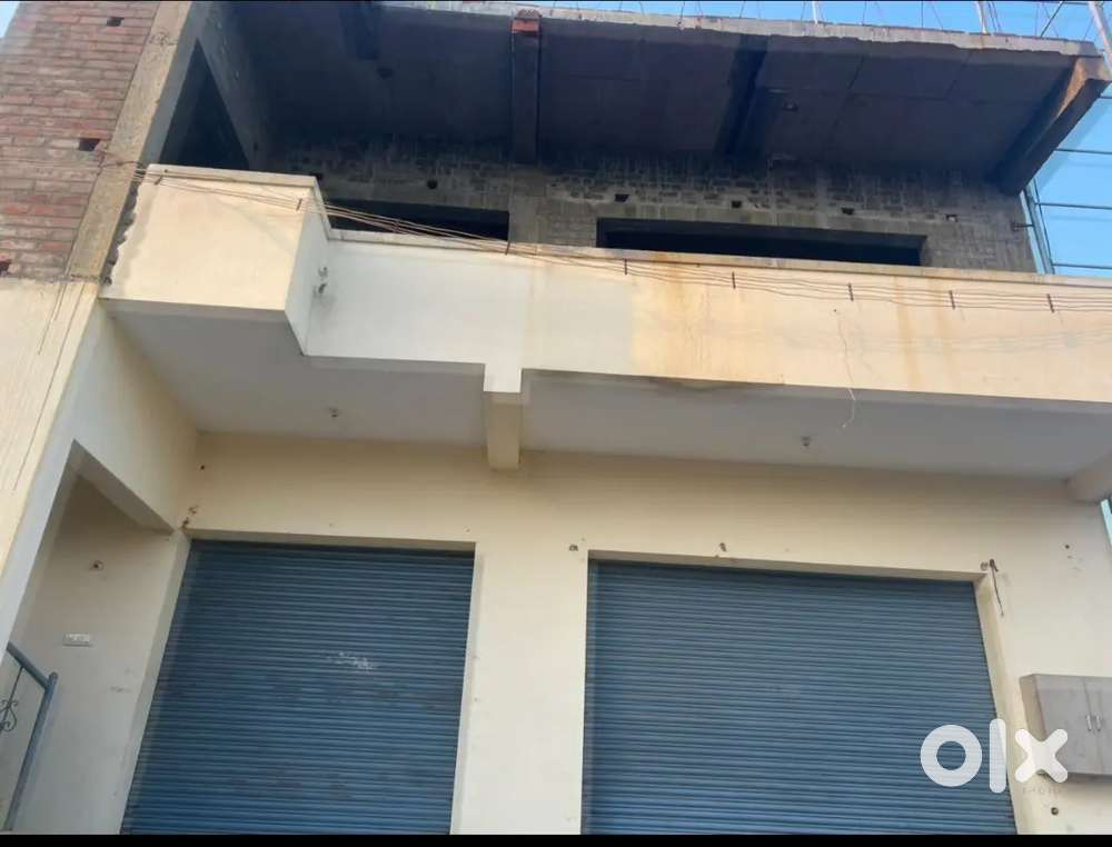 SPACIOUS COMMERCIAL BUILDING Opposite to Caterpillar Gate 3  FOR RENT