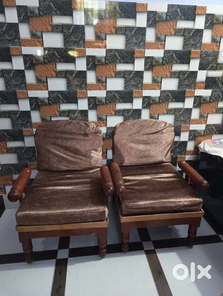 Wooden sofa Chairs in good condition (set of 2)