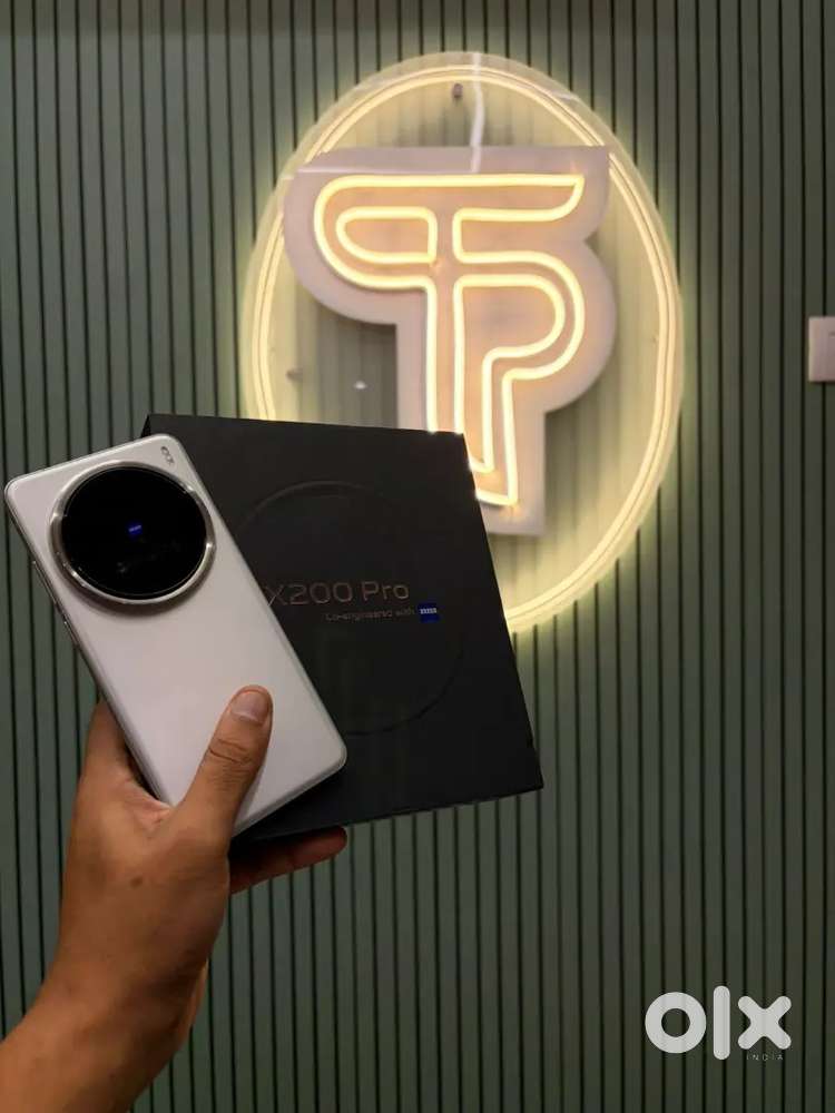 Vivo X200 Pro 16/512 Full Box  warranty till January 2026