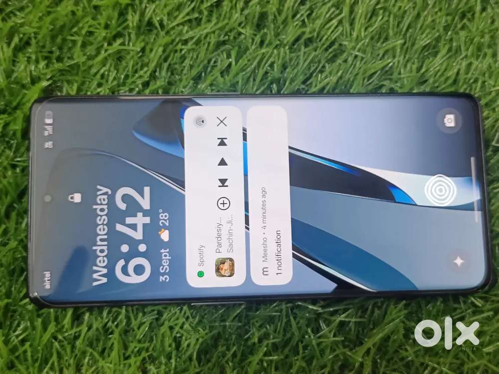 One plus 11R 8/128 2year old