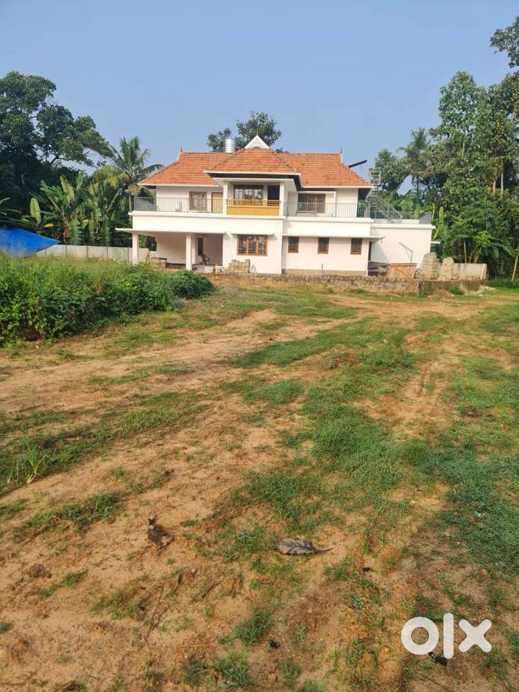 4, 6, 9 , 11 Cents, Perumthuruthy