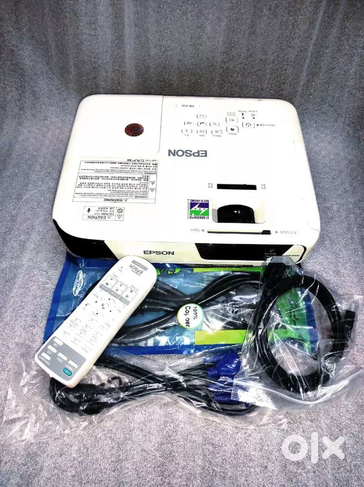EPSON WIRELESS HOME THEATRE 3200 LUMENS PROJECTOR.
