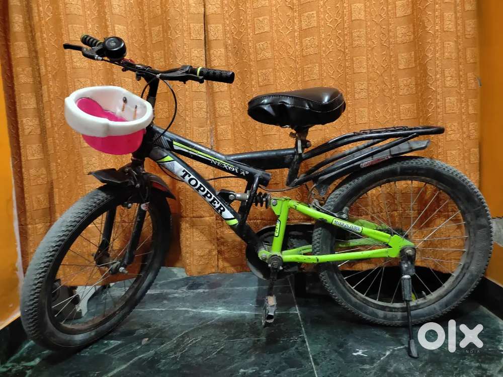 Bycycle company nexova with bell stand basket shocker cycle new cycle