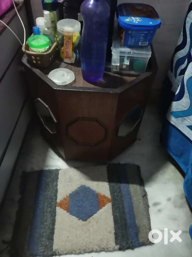 Hexagonal storage with wheel