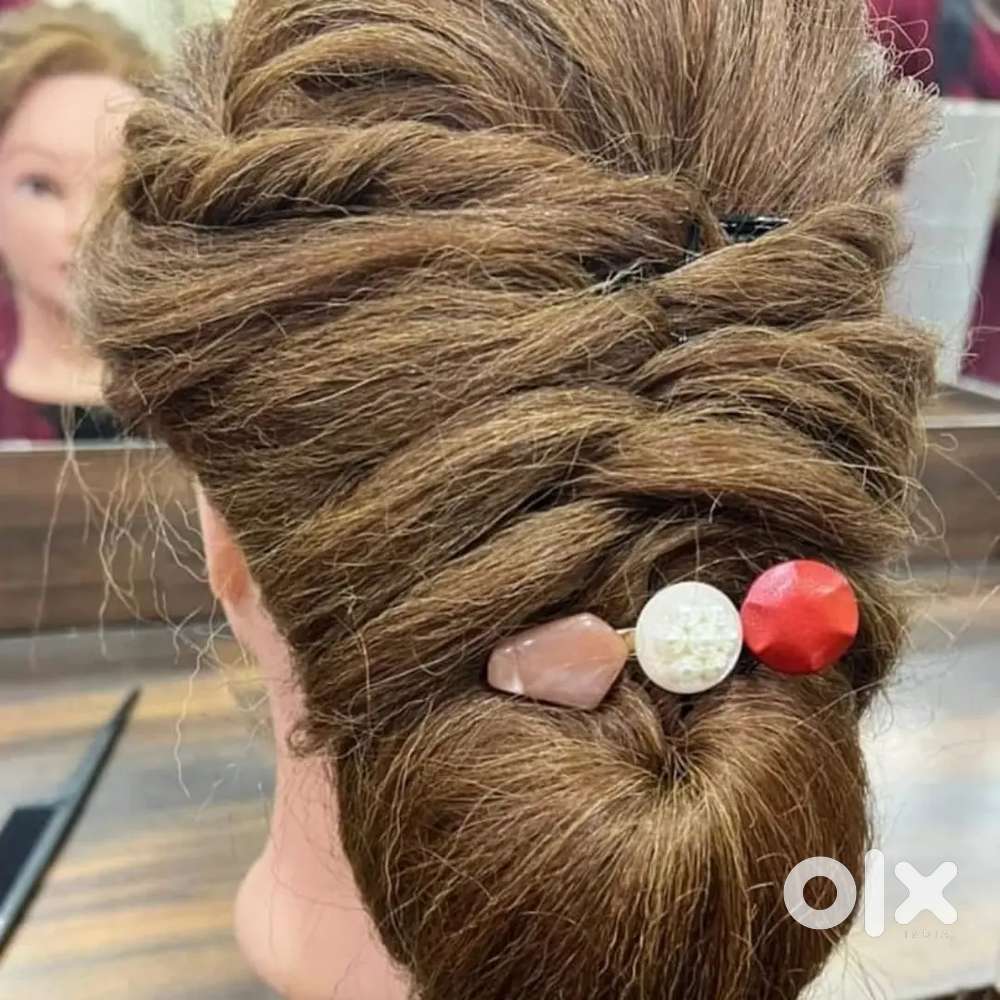 Saloon proper work girl need