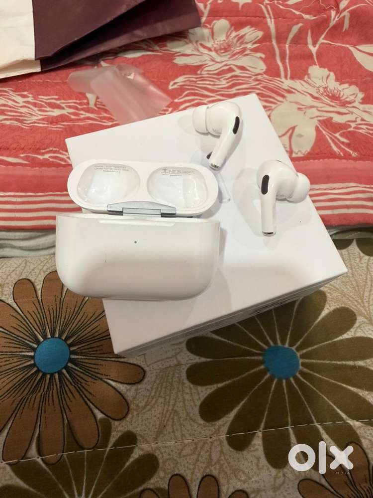 Apple airpods 2 brand new consition