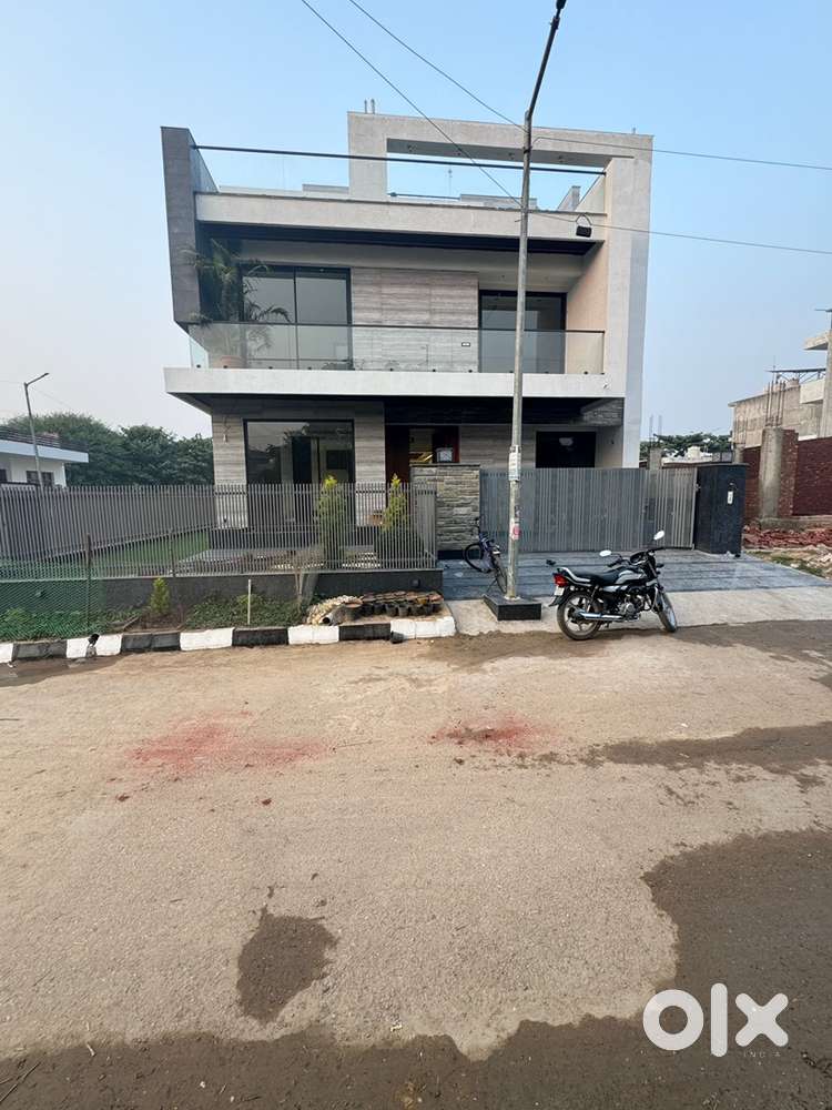 300 gaaj 12 marla house for sale