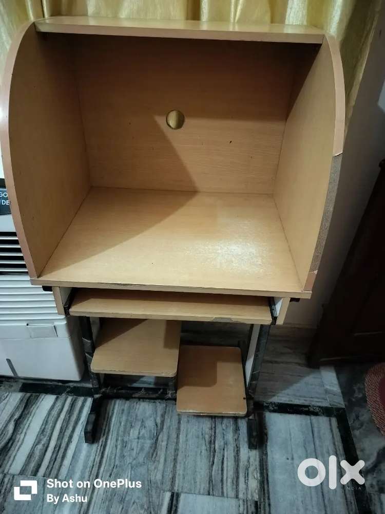 Wooden computer table
